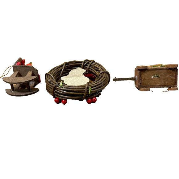 Lot of 3 Vintage Wooden Christmas Hanging Ornaments Holiday Decor Garlan Wreath - Picture 3 of 7